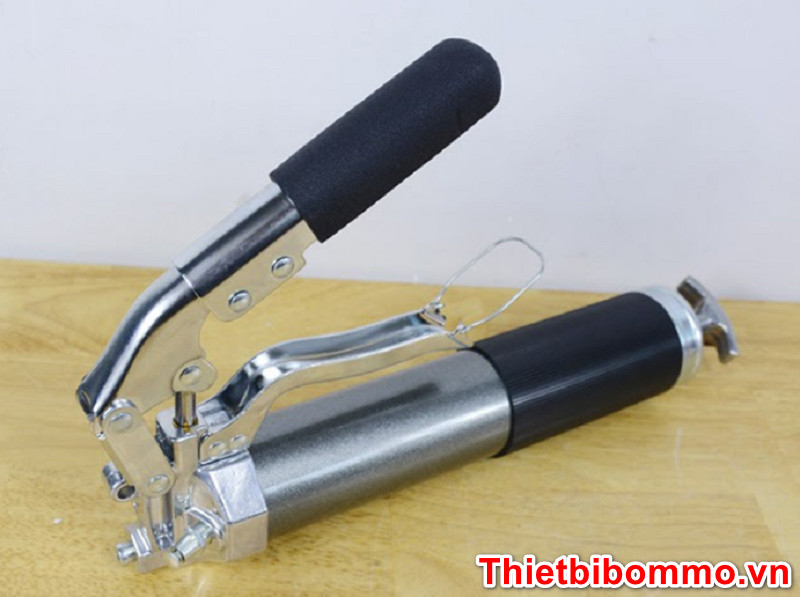 Cách sử dụng Súng Bơm Mỡ Bò Cầm Tay Chính Xác, Chi tiết nhất
