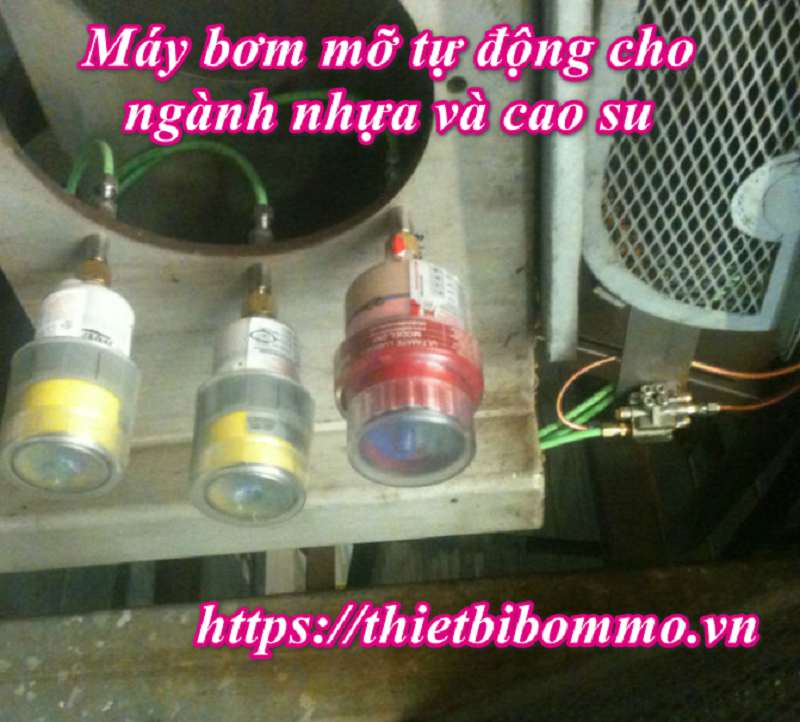 Tốp 3 loại máy bơm mỡ tự động dùng cho ngành nhựa và cao su